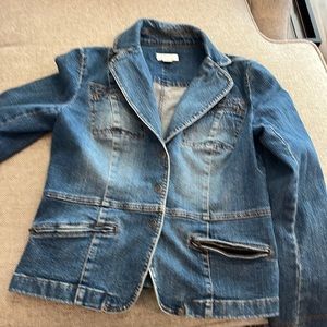 Ann Taylor Loft fitted jean jacket size 6